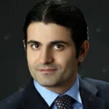Op. Dr. Bülent Koç — Kulak Burun Boğaz, İstanbul. Portre fotoğrafı.