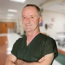 Dr. Ayhan Özman — Acil Tıp, Gaziemir, İzmir. Portre fotoğrafı.