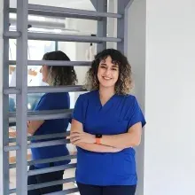 Fzt. Betül Altuntaş — Fizyoterapi Ve Rehabilitasyon, İstanbul. Portre fotoğrafı.