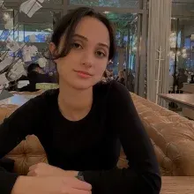 Psk. Melek Karasu — Psikoloji. Portre fotoğrafı.