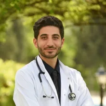 Dr. Ali Osman Alihanoğlu — Pratisyen, Karabağlar, İzmir. Portre fotoğrafı.