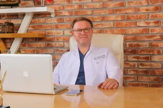 Prof. Dr. Cenk Eray Yıldız profilinde yer alan galeri fotoğrafı.