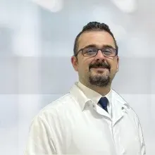 Op. Dr. Ökkeş Celil Gökçek — Beyin Ve Sinir Cerrahisi, Tuzla, İstanbul. Portre fotoğrafı.