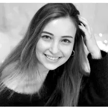 Dyt. Gizem Çavuş — Diyetisyen, Bursa. Portre fotoğrafı.