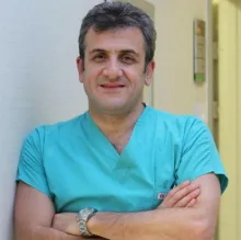 Prof. Dr. Basri Amasyalı — Kardiyoloji, Ankara. Portre fotoğrafı.