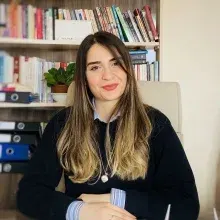 Psk. Betül Ünalmış — Psikoloji, Melikgazi, Kayseri. Portre fotoğrafı.