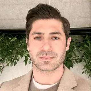 Kl. Psk. Şahin Torgut — Psikoloji, İstanbul. Portre fotoğrafı.