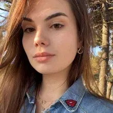 Dyt. Aslıhan Hopaç — Diyetisyen. Portre fotoğrafı.