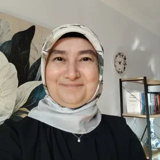 Psk. Aynur Erdoğanoğlu — Psikoloji, Ankara. Portre fotoğrafı.