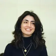 Psk. Ayşe Şahin — Psikoloji. Portre fotoğrafı.
