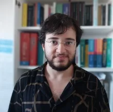 Uzm. Psk. Emre Aydoğan — Psikoloji. Portre fotoğrafı.