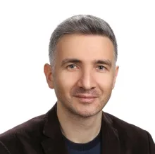 Uzm. Dr. Zafer Subaşı — Psikiyatri, Çanakkale. Portre fotoğrafı.