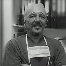 Dr. Öğr. Üyesi Bilgehan Bilge — Beyin Ve Sinir Cerrahisi, İstanbul. Portre fotoğrafı.