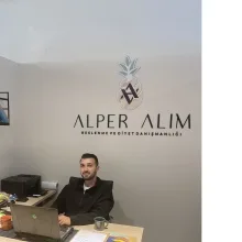 Dyt. Alper Alım — Diyetisyen. Portre fotoğrafı.