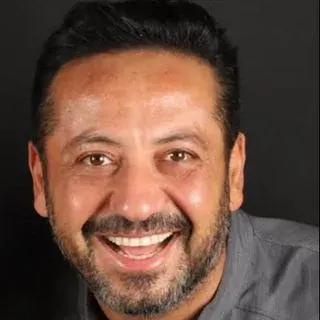 Dr. Dt. Özkan Çankaya — İstanbul. Portre fotoğrafı.