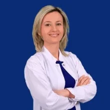 Dr. Evis Ertaş — Kadın Hastalıkları Ve Doğum, Sarıyer, İstanbul. Portre fotoğrafı.