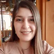 Psk. Dan. Burcu Cebeci — Psikolojik Danışma ve Rehberlik, İstanbul. Portre fotoğrafı.