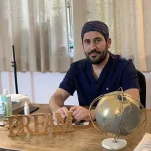 Dr. Ahmet Ayık — İstanbul. Portre fotoğrafı.