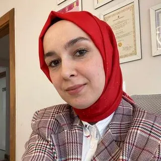 Zeynep Ateş — Çocuk Gelişimi, Bursa. Portre fotoğrafı.