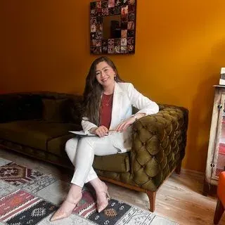 Psk. Merve Kaplan — Psikoloji. Portre fotoğrafı.