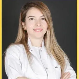 Op. Dr. Yeliz Acar — Göz Hastalıkları, Bursa. Portre fotoğrafı.