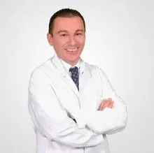 Prof. Dr. Burak Özkan — Üroloji, İstanbul. Portre fotoğrafı.