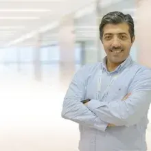 Uzm. Dr. Veysi Ülgen — Çocuk ve Ergen Psikiyatrisi, İstanbul. Portre fotoğrafı.