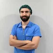 Dr. Nazif Kargın — Sertifikalı Medikal Estetik, Darıca, Kocaeli. Portre fotoğrafı.