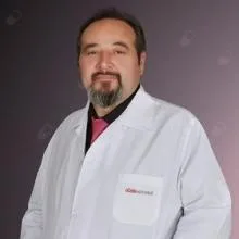 Op. Dr. Yılmaz Timuçin — Genel Cerrahi, Kuşadası, Aydın. Portre fotoğrafı.