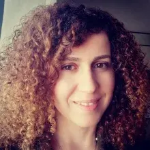 Uzm. Dr. Vesıle Uyanık — Psikiyatri, Adapazarı, Sakarya. Portre fotoğrafı.