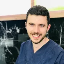 Dt. Ozan Haksever — Diş Hekimi, Ümraniye, İstanbul. Portre fotoğrafı.