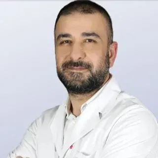 Uzm. Dr. Serkan Çiftçi — Kardiyoloji, Ümraniye, İstanbul. Portre fotoğrafı.