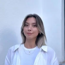 Dyt. Sena Türkmen — Diyetisyen. Portre fotoğrafı.
