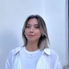 Dyt. Sena Türkmen — Diyetisyen. Portre fotoğrafı.