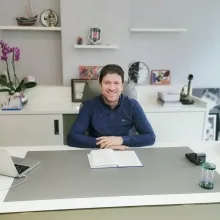 Op. Dr. Ömer Ant — Kadın Hastalıkları Ve Doğum, Ankara. Portre fotoğrafı.
