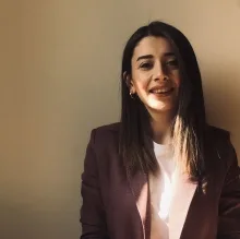 Psk. Dan. Burcu Kara — Psikolojik Danışma ve Rehberlik, İstanbul. Portre fotoğrafı.