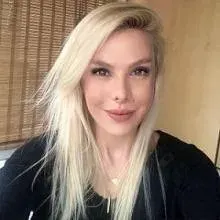 Uzm. Dr. Meltem Yavuz — Zeytinburnu, İstanbul. Portre fotoğrafı.