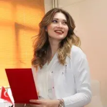 Dyt. Gülsen Şaşmaz — Diyetisyen, İstanbul. Portre fotoğrafı.