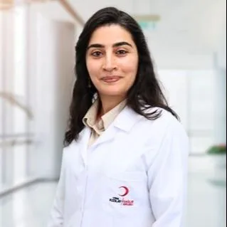 Uzm. Dr. Leyla Babashova — Nöroloji, Maltepe, İstanbul. Portre fotoğrafı.