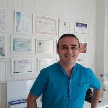 Dt. Zeki Erdoğan — Diş Hekimi, Ankara. Portre fotoğrafı.
