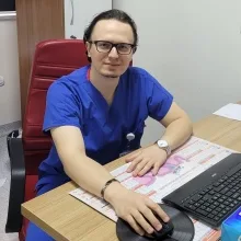 Op. Dr. Mustafa Küçükyangöz — Üroloji, Bolu. Portre fotoğrafı.