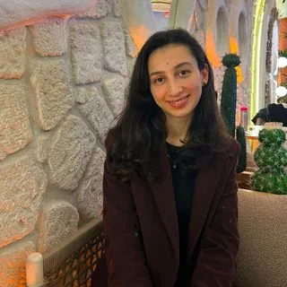 Psk. Dan. Feride Cansel Özkoç — Psikolojik Danışma ve Rehberlik. Portre fotoğrafı.