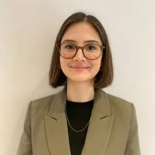 Psk. Candan Çakar — Psikoloji. Portre fotoğrafı.
