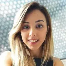 Dyt. Gizem Kara — Diyetisyen, İstanbul. Portre fotoğrafı.
