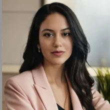 Dyt. Sena Kökbudak — Diyetisyen. Portre fotoğrafı.