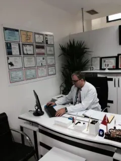 Op. Dr. İhsan Önder Albayrak profilinde yer alan galeri fotoğrafı.