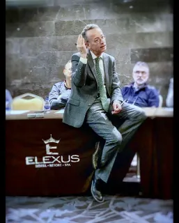 Prof. Dr. Kemal Uygur profilinde yer alan galeri fotoğrafı.