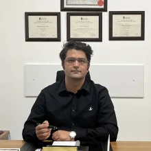 Doç. Dr. Balkan Şahin — Beyin Ve Sinir Cerrahisi, Ankara. Portre fotoğrafı.