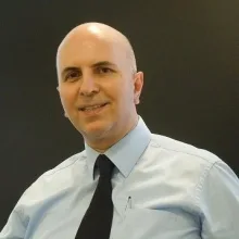 Prof. Dr. Korhan Taviloğlu — Genel Cerrahi, İstanbul. Portre fotoğrafı.