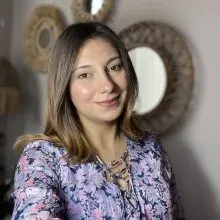 Psk. Esra Yıldız — Psikoloji, Şişli, İstanbul. Portre fotoğrafı.